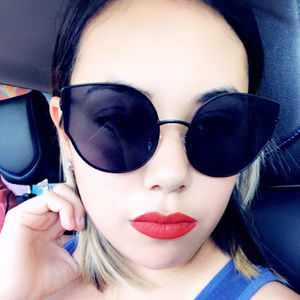 Meet your Posher, Denise